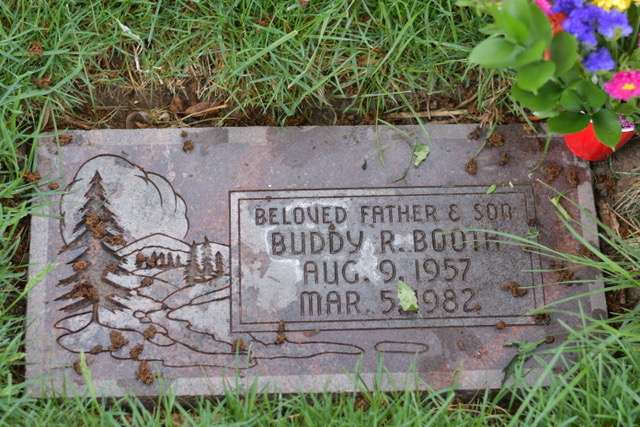 Buddy Booth grave